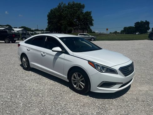 Used 2017 Hyundai Sonata SE w/ Cargo Package FWD image 1