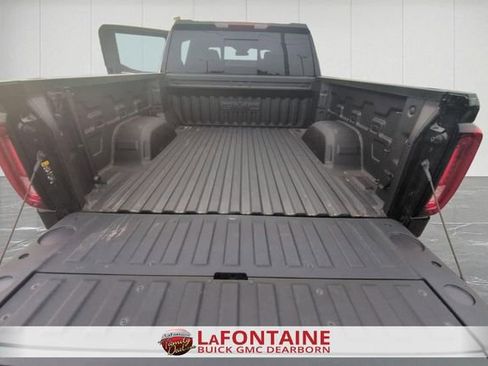 Used 2025 GMC Sierra 1500 SLT w/ SLT Premium Plus Package AWD/4WD image 29
