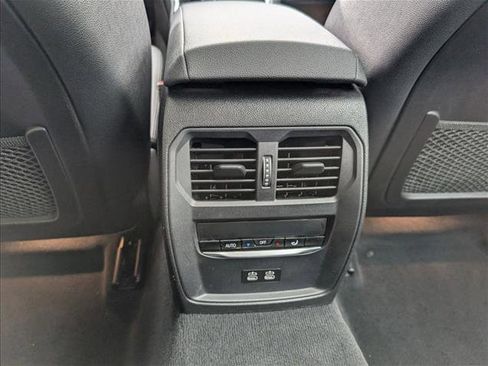 Certified 2021 BMW 330i xDrive Sedan w/ Convenience Package image 27