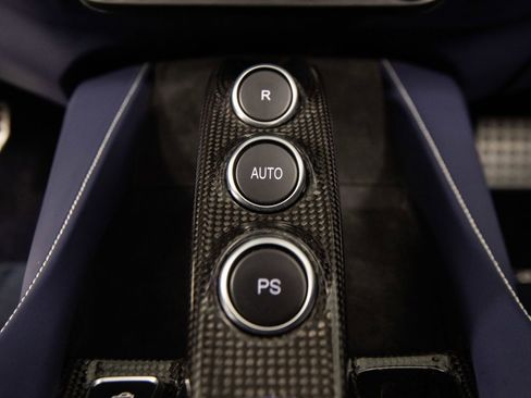 Certified 2020 Ferrari Portofino RWD image 25