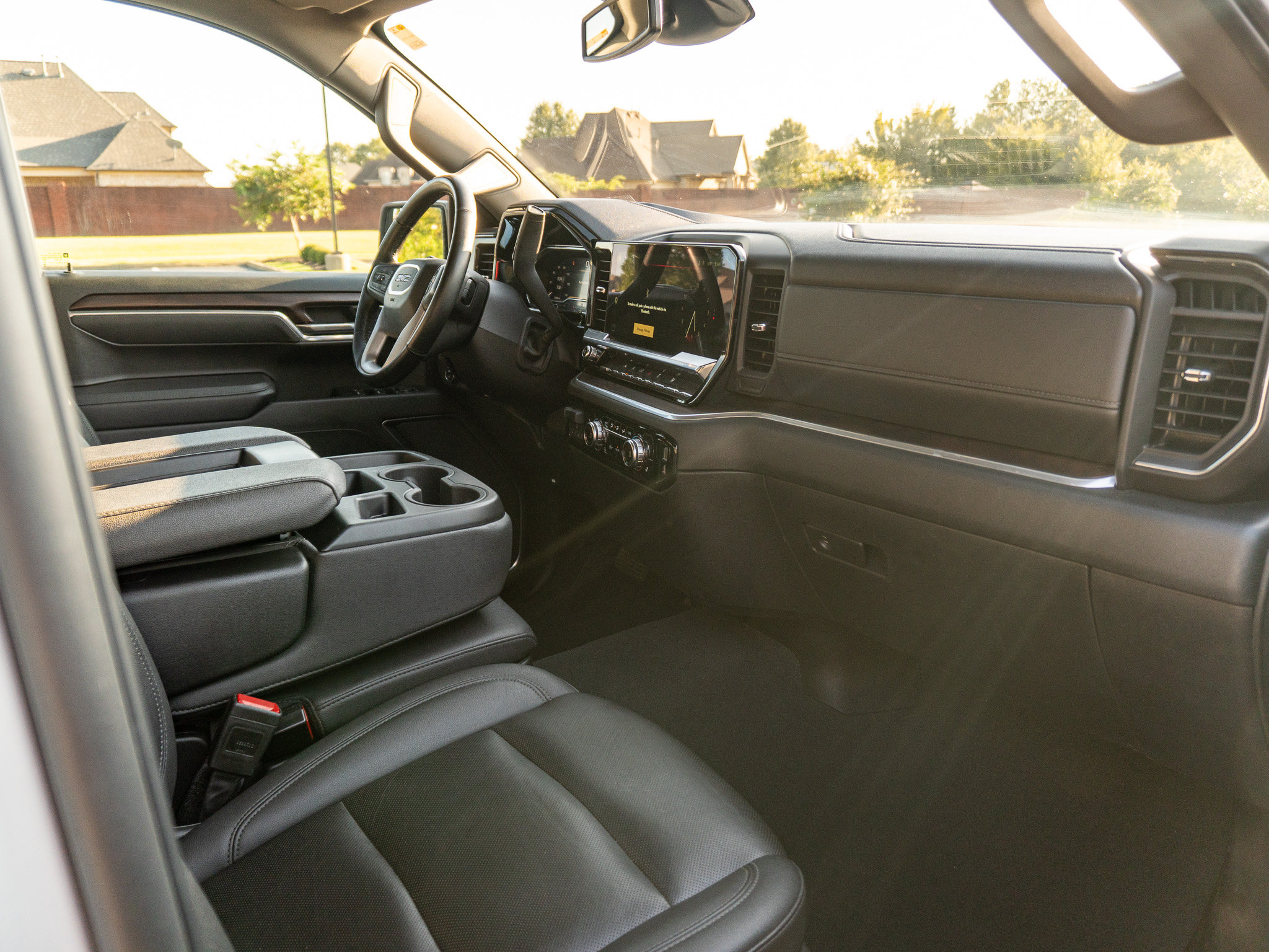 Used 2025 GMC Sierra 1500 SLT AWD/4WD image 18