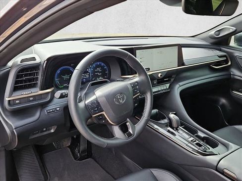 Used 2024 Toyota Crown Platinum image 10