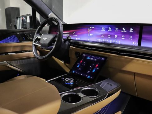 Used 2025 Cadillac Escalade IQ Sport 2 AWD/4WD image 32