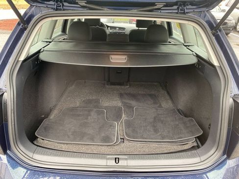 Used 2018 Volkswagen Golf S image 27