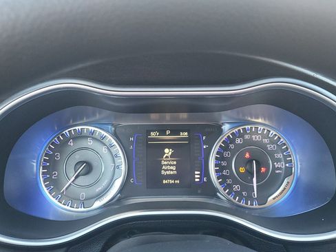 Used 2016 Chrysler 200 Limited image 12