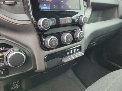 Certified 2025 RAM 1500 Tradesman AWD/4WD image 18