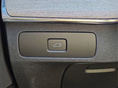 Used 2026 Volvo XC90 B6 Plus w/ Protection Package Premier image 30