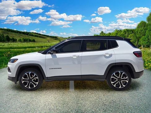 Certified 2022 Jeep Compass Limited AWD/4WD image 3