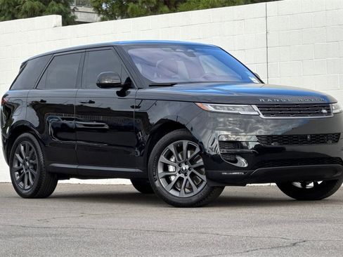 Used 2023 Land Rover Range Rover Sport SE image 2