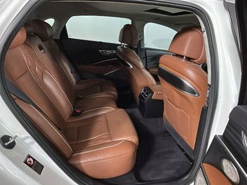 Used 2019 Kia K900 Luxury w/ VIP Package AWD/4WD image 30