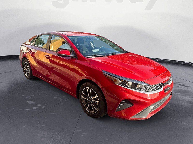 Used 2024 Kia Forte LXS w/ LXS Technology Package FWD image 7