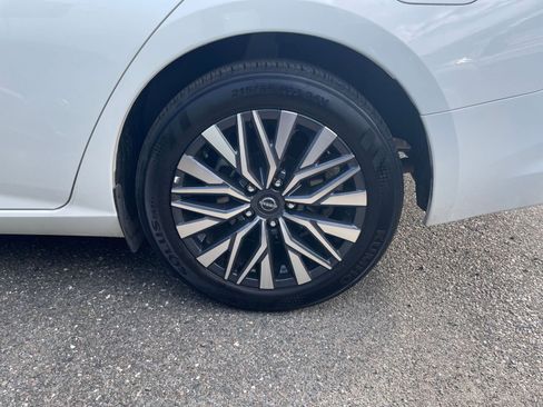 Used 2025 Nissan Altima 2.5 SV image 30