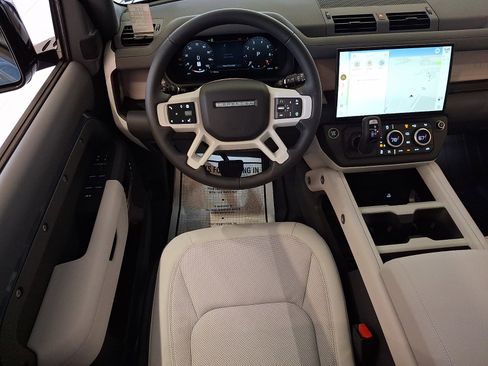 New 2026 Land Rover Defender 110 X-Dynamic SE image 9
