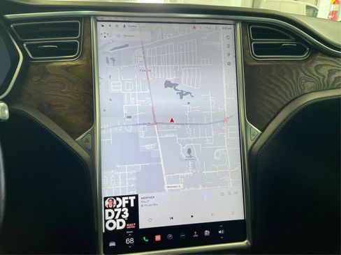 Used 2017 Tesla Model S 75D image 29