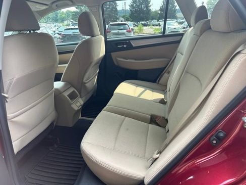 Used 2018 Subaru Outback 2.5i Premium AWD/4WD image 12
