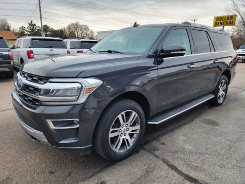 Used 2023 Ford Expedition Max Limited image 4