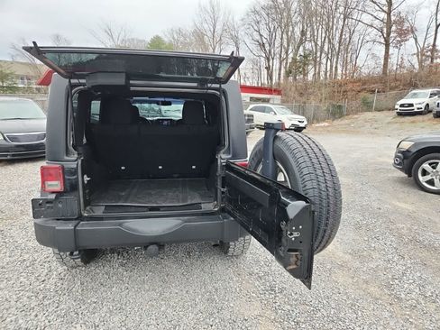 Used 2015 Jeep Wrangler Unlimited Sport w/ Quick Order Package 24S image 27