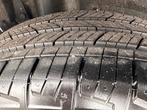 Used 2025 Toyota RAV4 XLE image 26