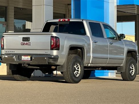 Used 2018 GMC Sierra 1500 SLT w/ SLT Premium Package image 5