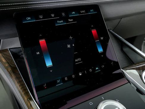 Certified 2025 Cadillac Escalade ESV Sport Platinum AWD/4WD image 19