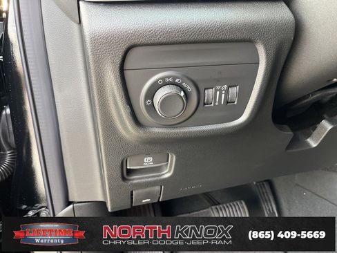 New 2025 Jeep Grand Cherokee Altitude image 7