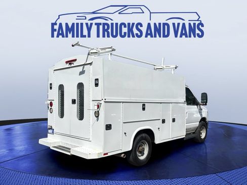 Used 2017 Ford E-350 and Econoline 350 Super Duty RWD image 5