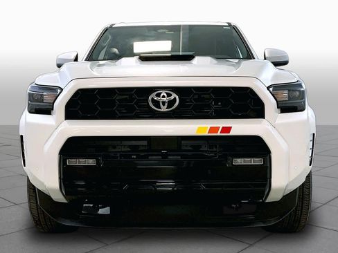 Used 2025 Toyota 4Runner TRD Sport AWD/4WD image 3