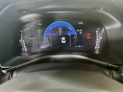 Used 2025 Toyota Camry SE w/ Convenience Package FWD image 19