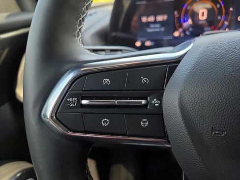 Used 2025 Chevrolet Traverse High Country FWD image 20