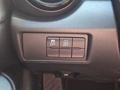 Used 2017 MAZDA MX-5 Miata Sport image 19