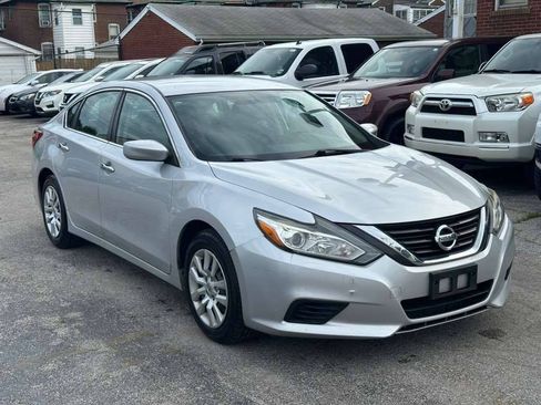 Used 2017 Nissan Altima 2.5 S w/ Power Driver Seat Package FWD image 1