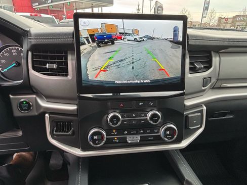Used 2023 Ford Expedition XLT AWD/4WD image 17