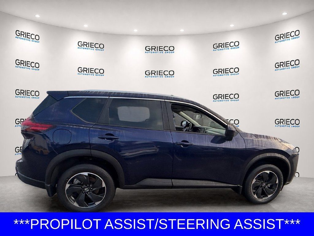 Certified 2024 Nissan Rogue SV w/ SV Premium Package FWD image 8