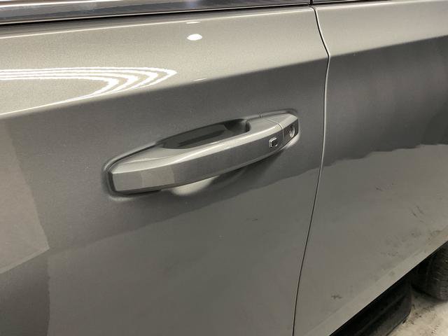 Used 2023 GMC Yukon SLE w/ Gmc Pro Safety Plus Package AWD/4WD image 5