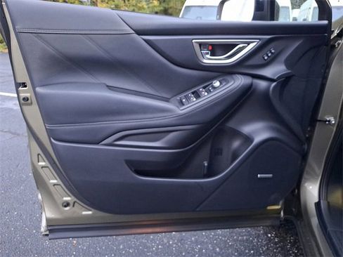 Used 2022 Subaru Forester Touring w/ Popular Package #2 image 11