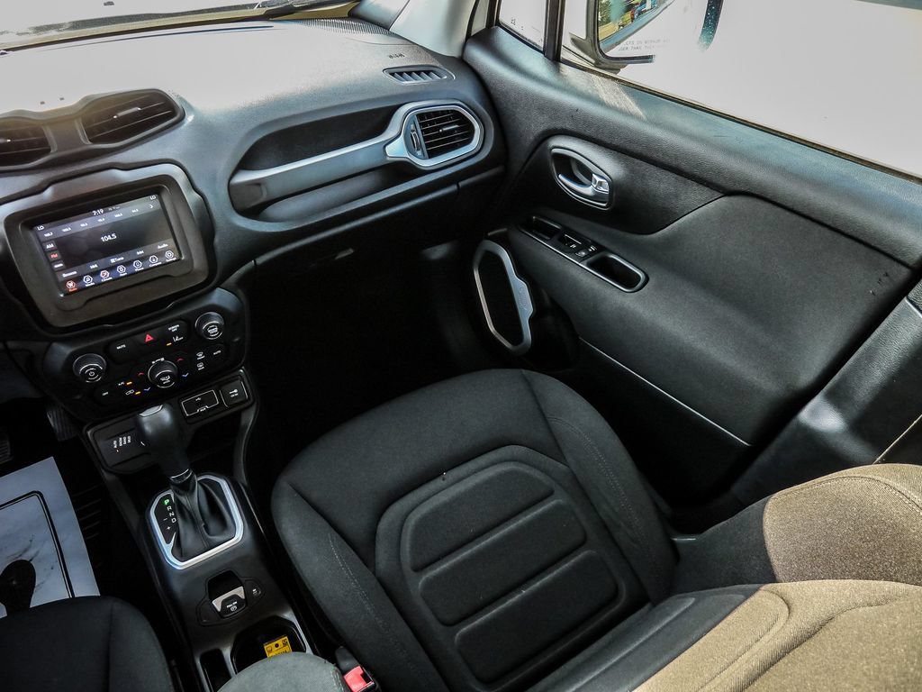 Used 2021 Jeep Renegade Latitude AWD/4WD image 29