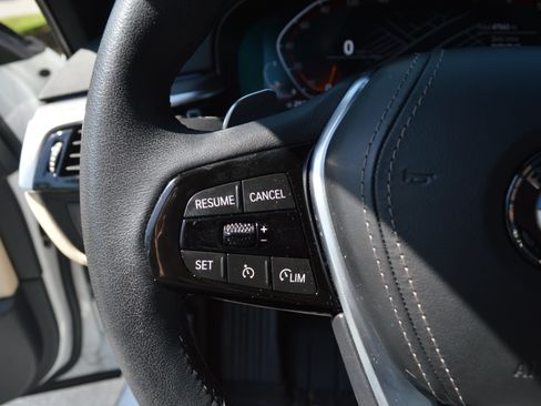 Used 2022 BMW 530i w/ Convenience Package RWD image 15