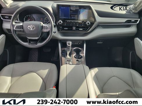 Used 2021 Toyota Highlander Limited AWD/4WD image 20