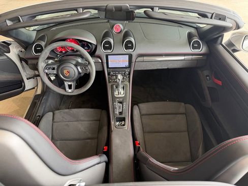 Certified 2022 Porsche 718 Boxster Spyder RWD image 26