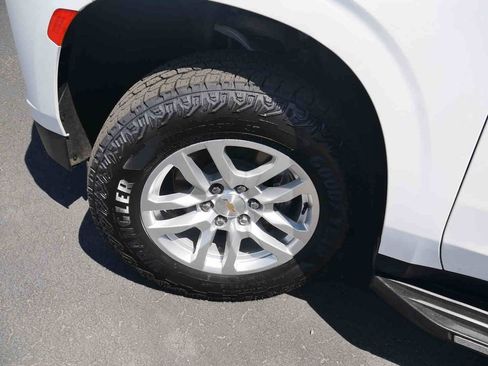 Used 2024 Chevrolet Tahoe LT AWD/4WD image 12