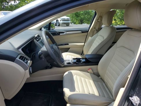 Used 2015 Ford Fusion SE FWD image 5