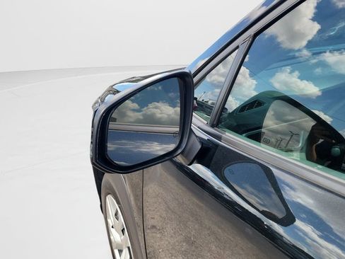 Used 2025 Toyota Corolla Cross L FWD image 25