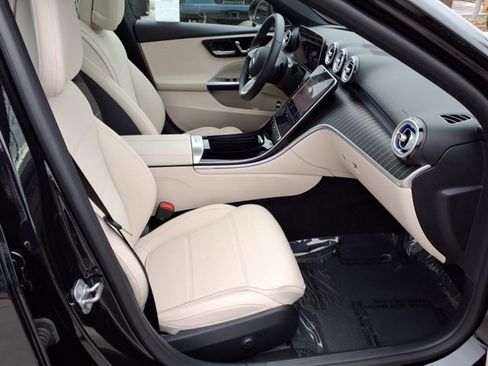 Used 2025 Mercedes-Benz C 300 Sedan image 15