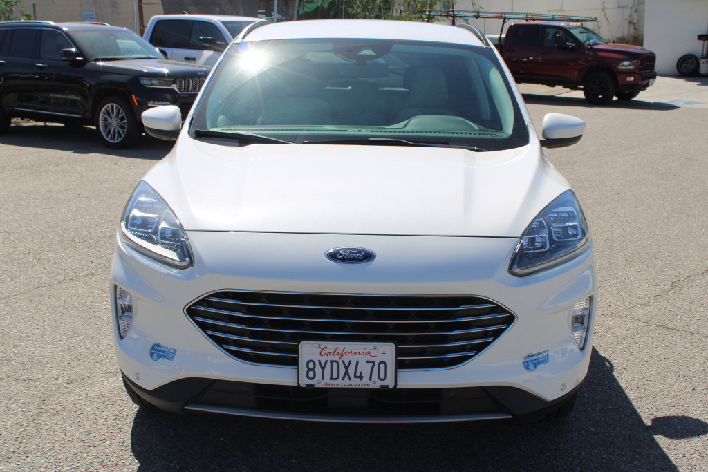 Used 2021 Ford Escape Titanium w/ Class II Trailer Tow Package FWD image 2