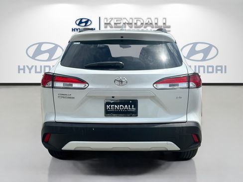 Used 2024 Toyota Corolla Cross LE w/ Moonroof Package FWD image 5