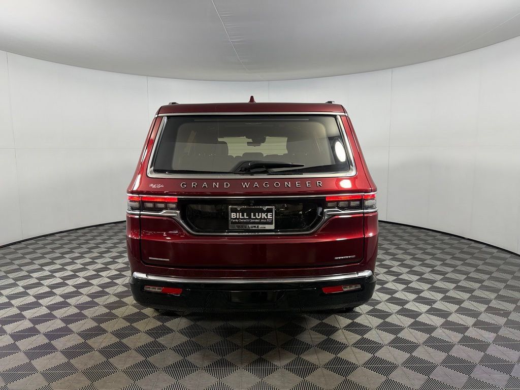 Used 2023 Jeep Grand Wagoneer Series III AWD/4WD image 7