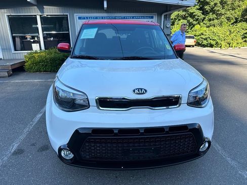 Used 2016 Kia Soul + w/ Designer's Package FWD image 2