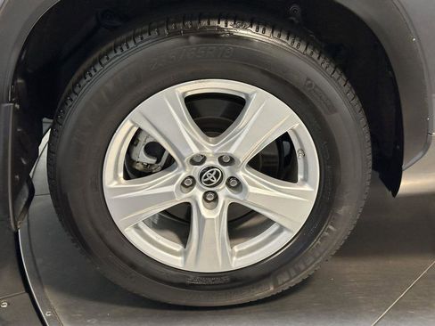 Used 2023 Toyota Highlander LE image 16