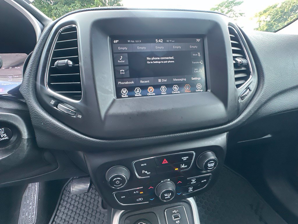 Used 2019 Jeep Compass Latitude w/ Cold Weather Group AWD/4WD image 17