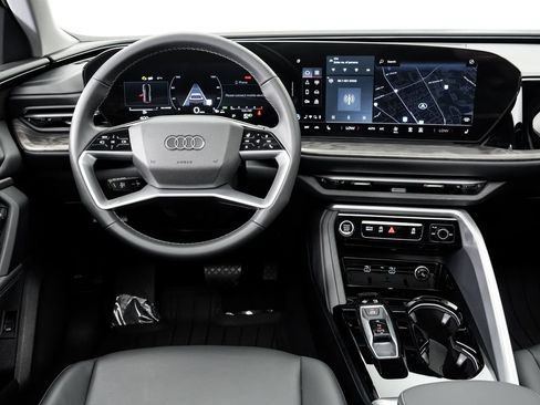Certified 2025 Audi Q5 Premium w/ Convenience Package AWD/4WD image 19